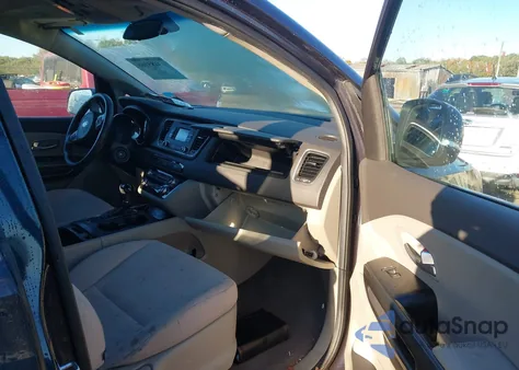 2016 Kia Sedona Lx z USA, uszkodzony, nr VIN KNDMB5C12G6090675